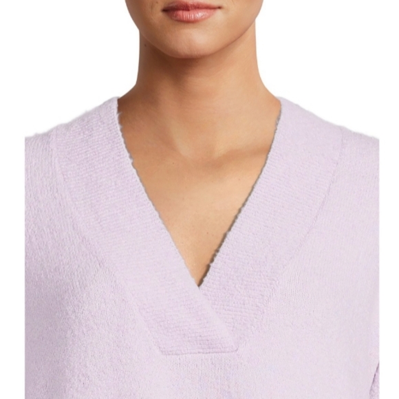 New Women's Soft Lavender Sweater - Picture 2 of 5